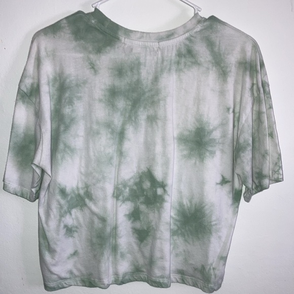 Cute graphic Tee size medium - Picture 3 of 5